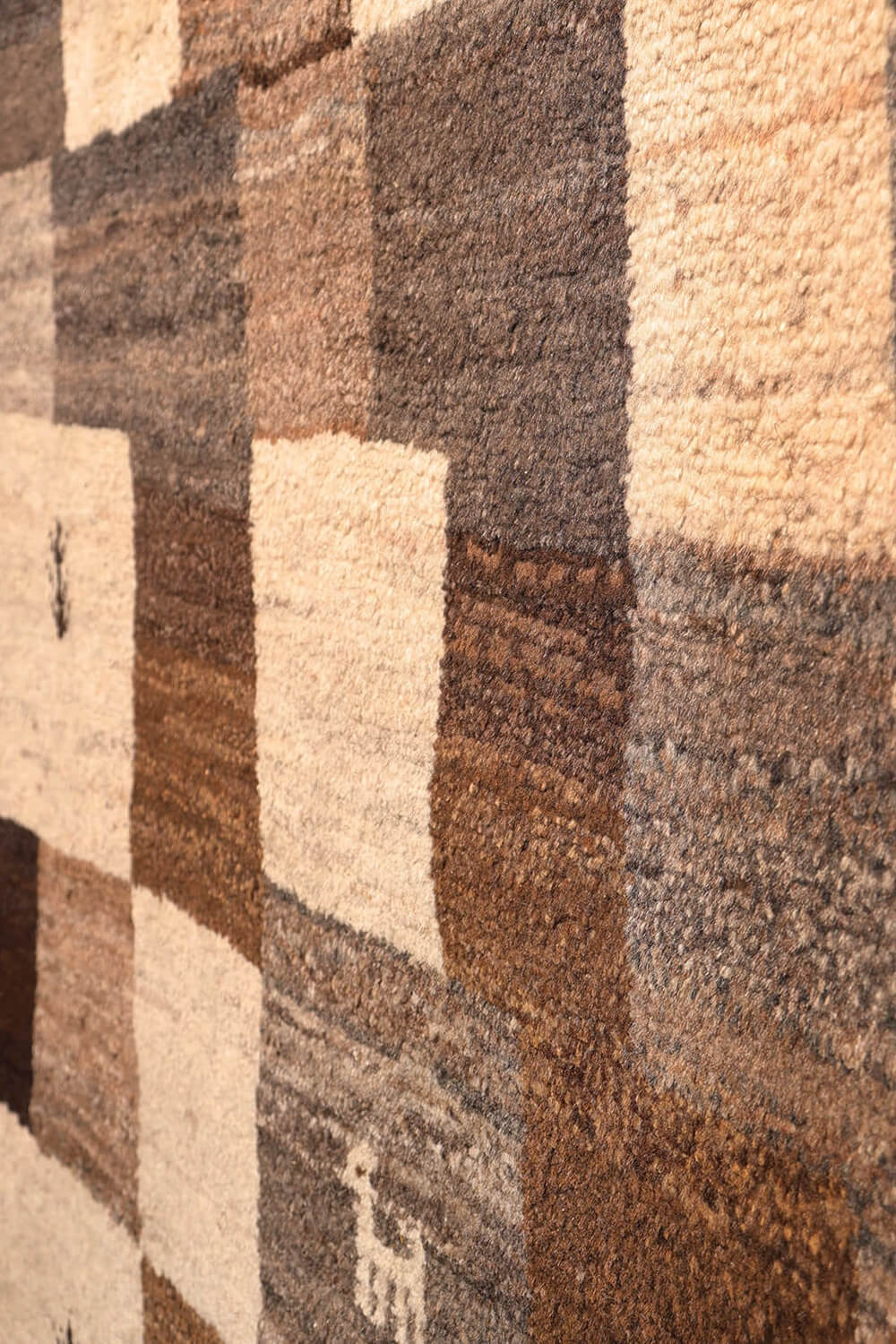 Qashqai gabbeh from Iran. 238x180 cms - Image 7