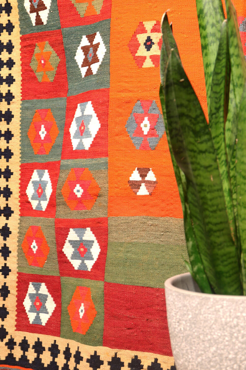 Semi-antique Qashqai kilim from Iran. 200x129 cms - Image 3