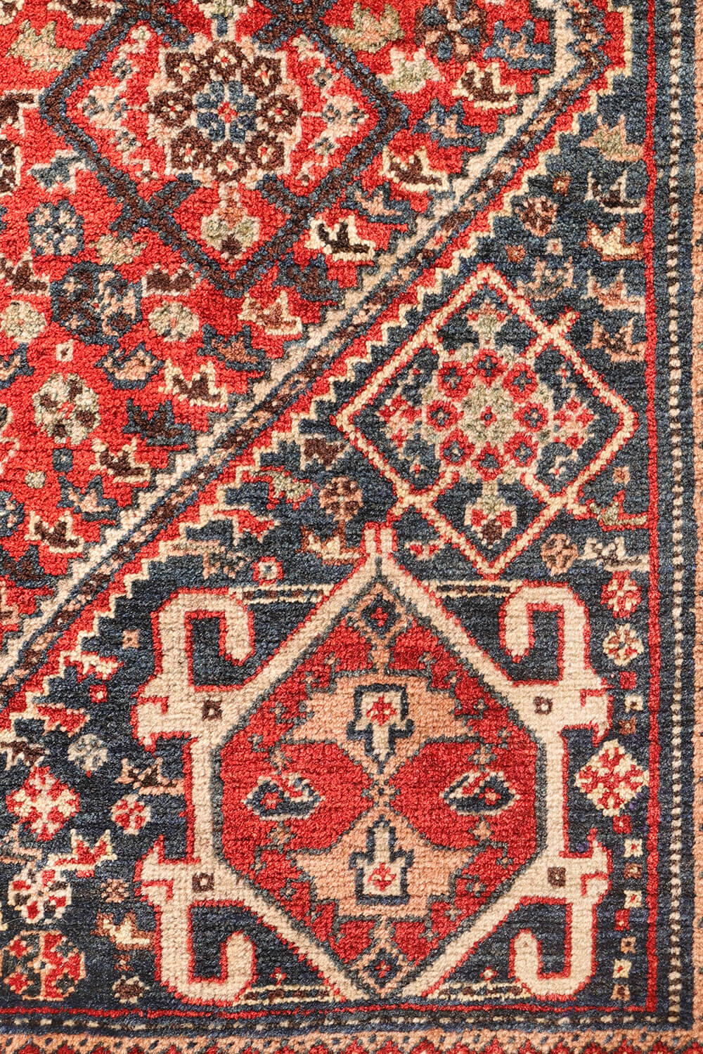 Antique Qashqai rug from Iran. 196x123 cms - Image 11
