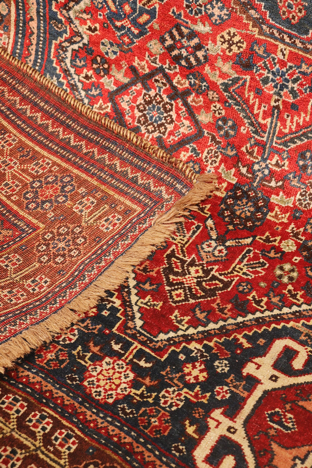 Antique Qashqai rug from Iran. 196x123 cms - Image 3