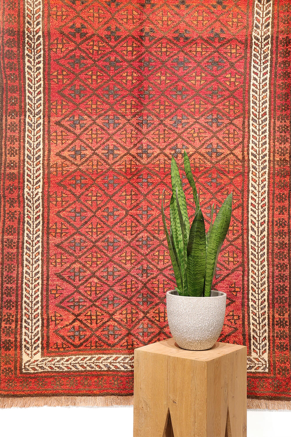 Semi-antique Baluch rug from Afghanistan. 195x125 cms