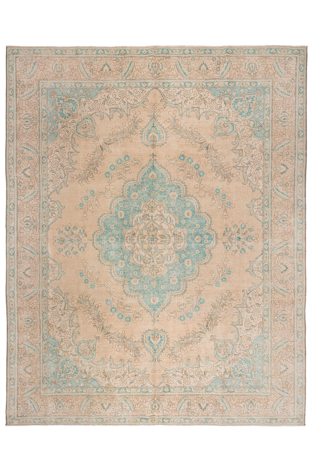 Vintage rug from Iran. 376x298 cms