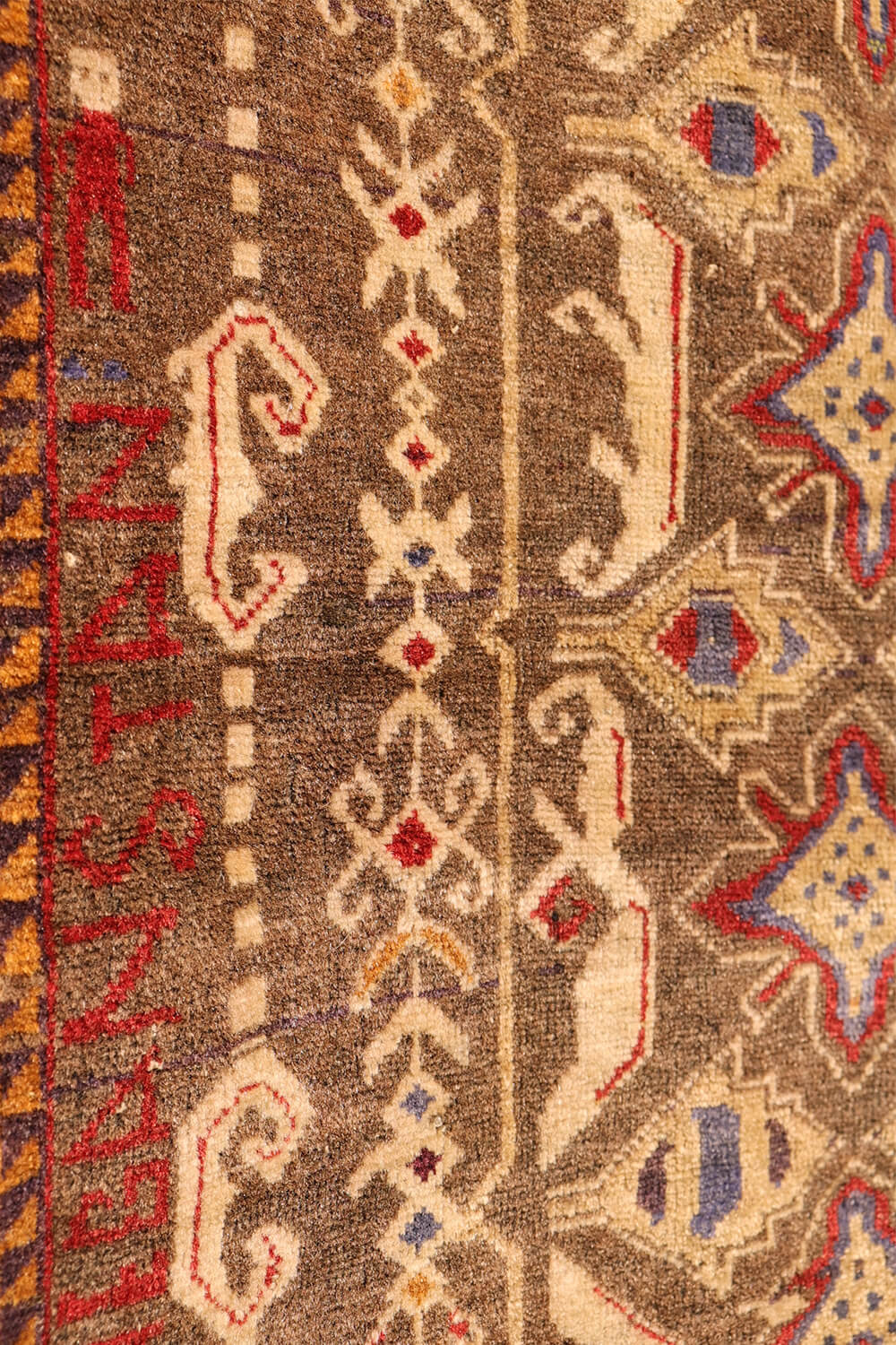 Semi-antique Baluch rug with tigers and lions. 201x91 cms - Image 11