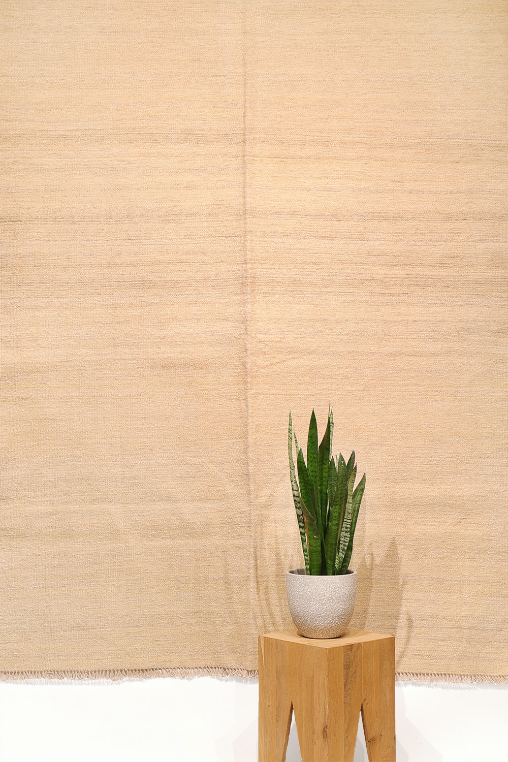 Qashqai kilim from Iran. 204x158 cms