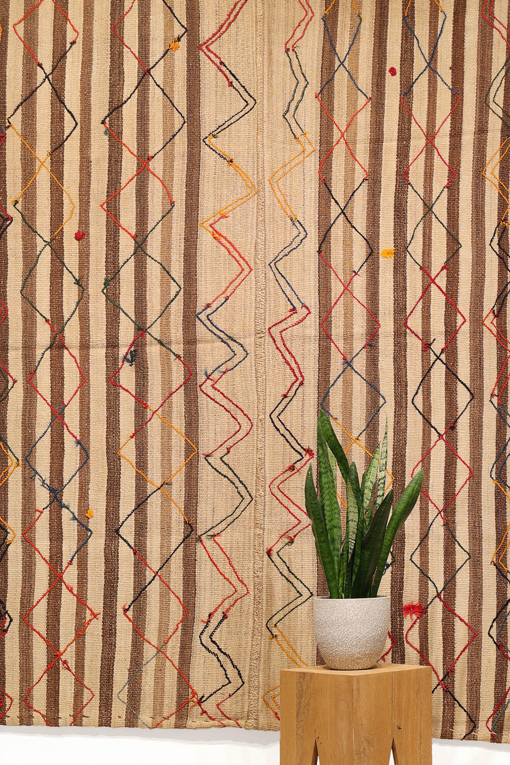 Semi-antique Qashqai palas kilim from Iran. 208x157 cms