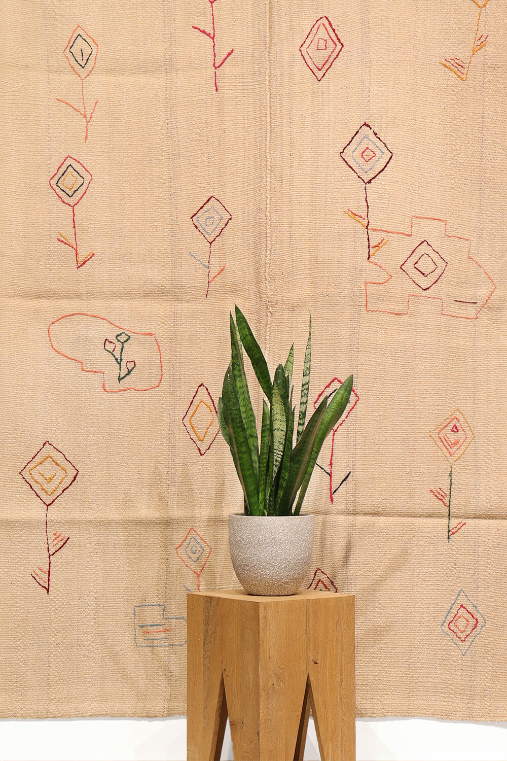 Vintage Qashqai palas kilim from Iran. 207x147 cms