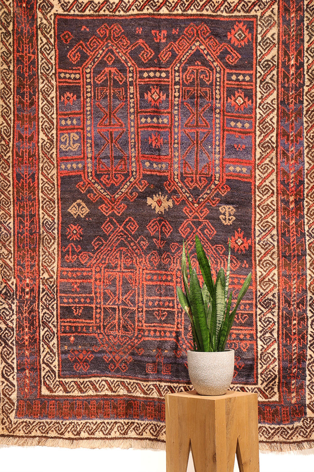 Alfombra semi antigua Baluch, Afganistán. 227x155 cms