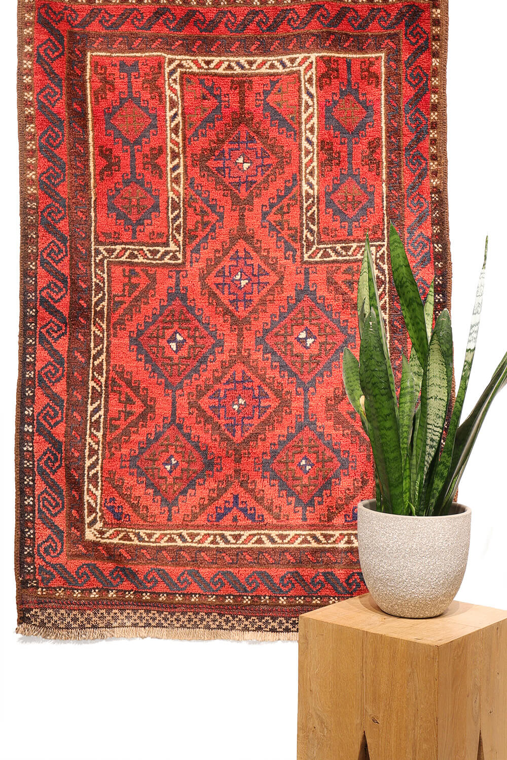 Semi-antique Baluch prayer rug from Afghanistan. 137x90 cms
