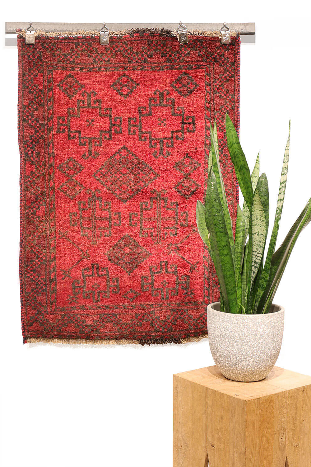Alfombra turcomana antigua. 92x66 cms