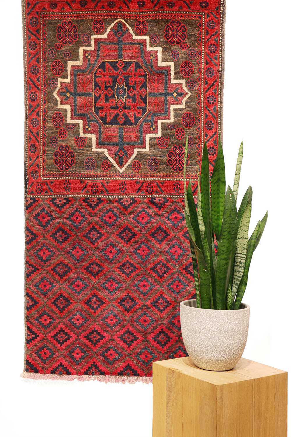 Alfombra semi antigua Baluch, Irán. 135x70 cms