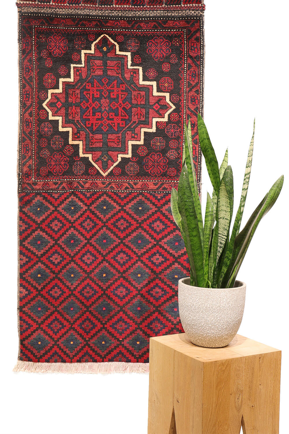 Alfombra semi antigua Baluch, Irán. 133x67 cms