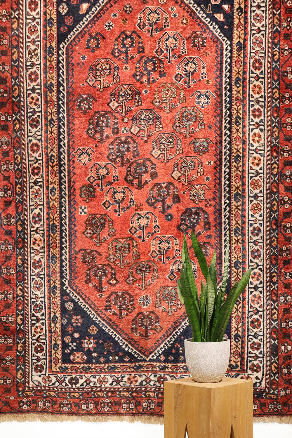 Antique Luri rug from Iran. 250x150 cms