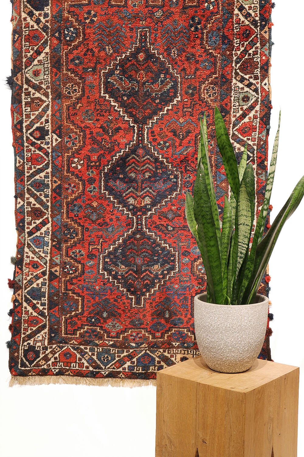Antique Laberduni rug from Iran. 140x83 cms