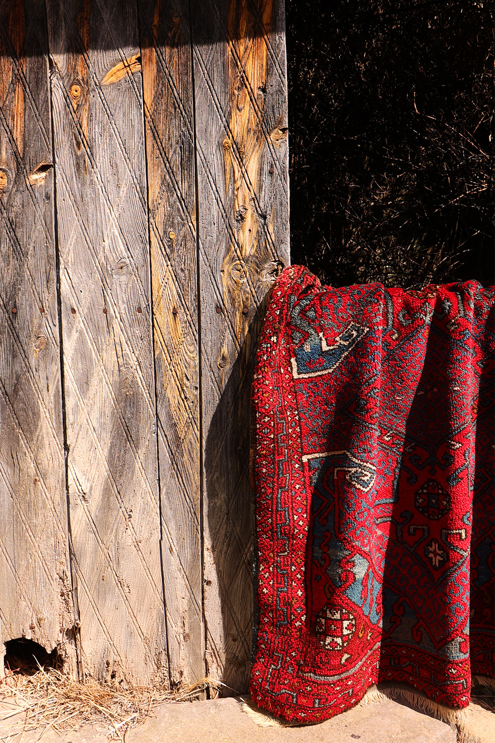 Antique Bergama rug from Turkey. 131x108 cms