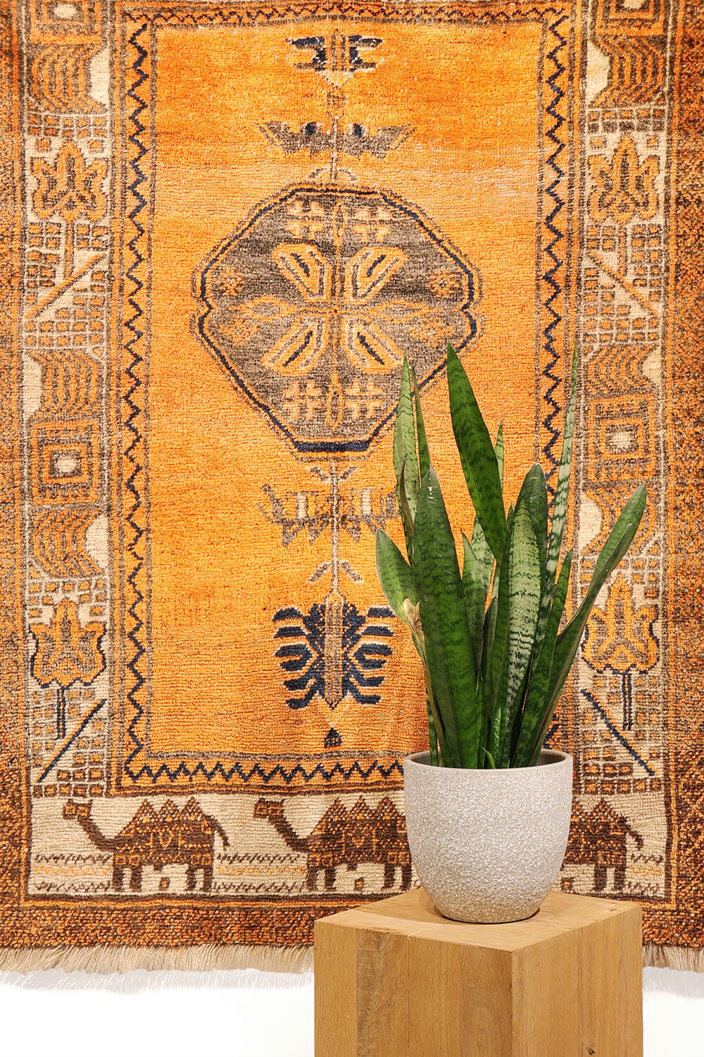 Semi-antique Baluch rug from Afghanistan. 135x105 cms