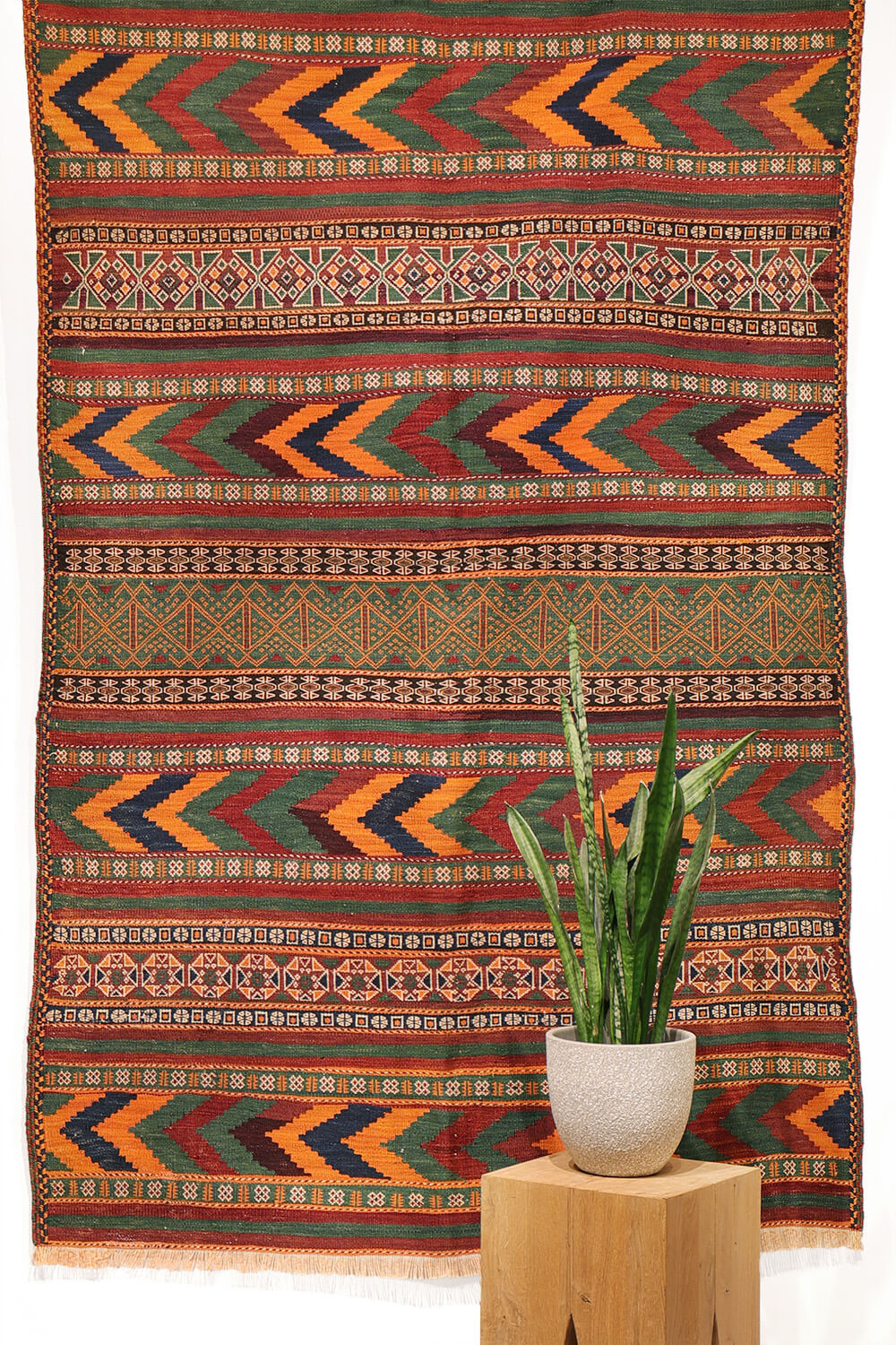 Antique Baluch kilim from Afghanistan. 186x121 cms