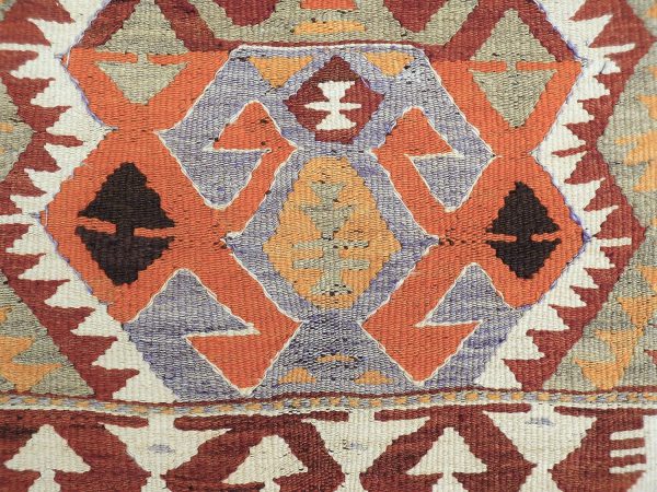Kilim de Mut, Turquía. 127x61 cms.