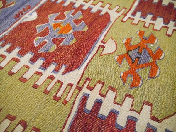 Kilim Cukurkuyu de Turquía, 130x84 cms.