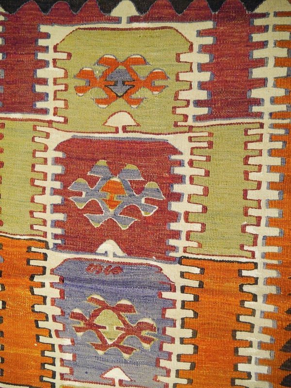 Kilim Cukurkuyu de Turquía, 130x84 cms.