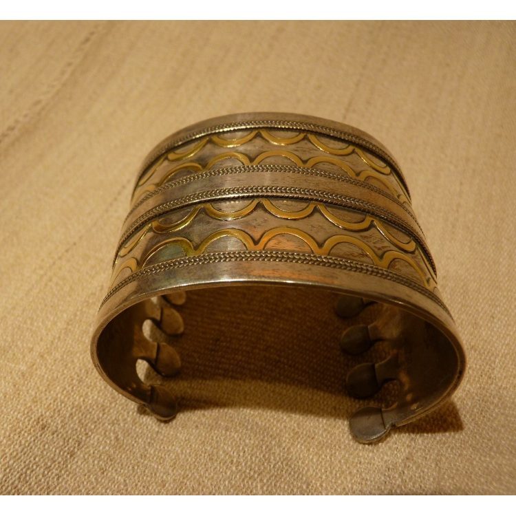 Pulsera turcomana, 6,8x5x4,3 cms.