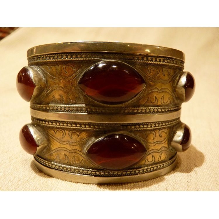 Pulsera turcomana, 7x4,8x5 cms.